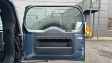 Land Rover Defender 3.0 D250 SE 110 5dr Auto Diesel Estate